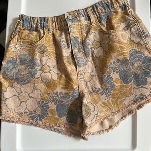 Anthropologie Pilcro Lara Ultra High Rise Frayed Denim Shoetd Flower size S